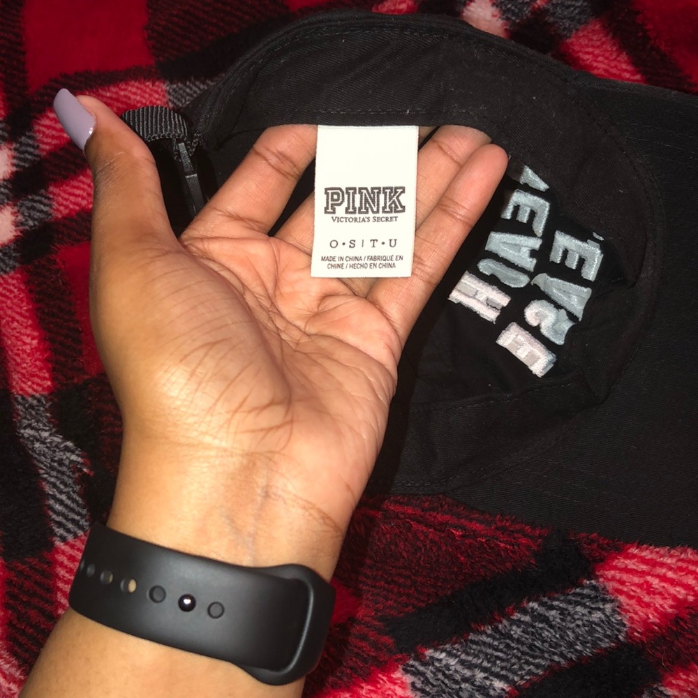 Victoria Secret 🧢 - Picture 4 of 4